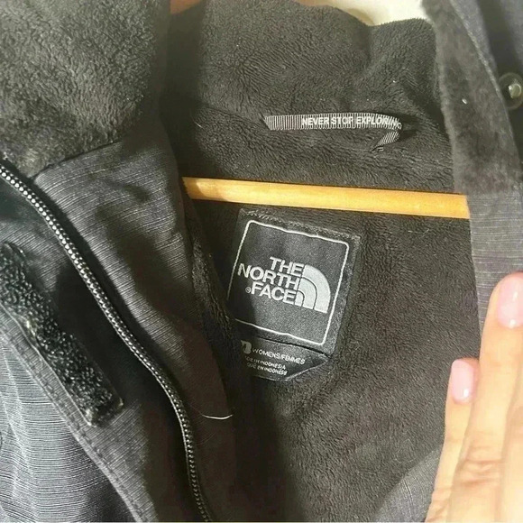 Ladies north face winter jacket M - Picture 9 of 10